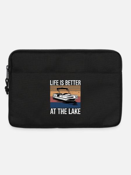 Life is Better at The Lake Pontoon Boat Gift - Computertaske 13" - sort