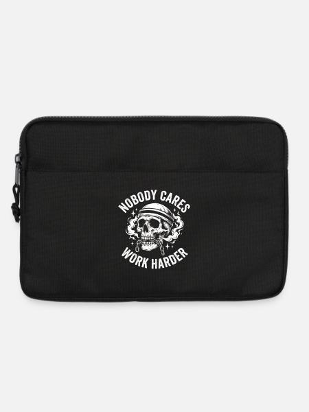 Schädel mit Helm: Arbeite härter - Laptoptasche 13" - Schwarz