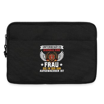 Unterschätze Niemals Einen Alten Mann Der Im Osten - Laptoptasche 13" - Schwarz - Vorne
