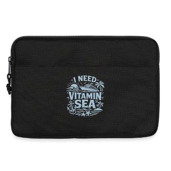 I Need Vitamin Sea | Kreuzfahrt Wortspiel Motiv - Laptoptasche 13" - Schwarz - Vorne