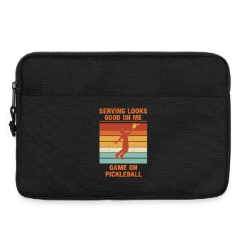 Pickleball-Aufschlag steht mir gut, Spiel auf Spieler - Laptoptasche 13" - Schwarz - Vorne