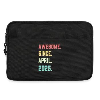 Großartig seit April 2025 - Laptoptasche 13" - Schwarz - Vorne