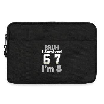 8. Geburtstagsjungen-Outfit Ich bin 8 Jahre alt Sechs Sieben - Laptoptasche 13" - Schwarz - Vorne