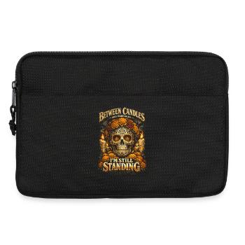 Dia De Los Muertos Between Candles And Marigolds - Laptop bag 13" - black - Front