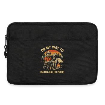 Camping Humor On My Way To Making Bad Decisions - Laptop bag 13" - black - Front