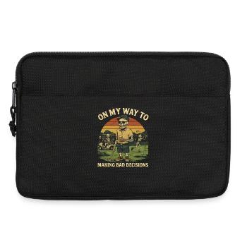 Golf Humor On My Way To Making Bad Decisions - Laptop bag 13" - black - Front