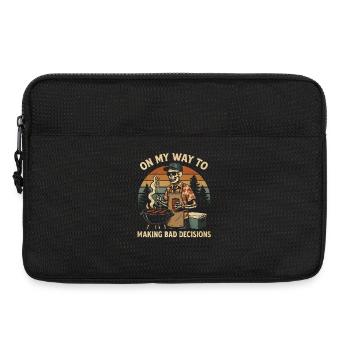 Grillen Humor On My Way To Making Bad Decisions  - Laptoptasche 13" - Schwarz - Vorne