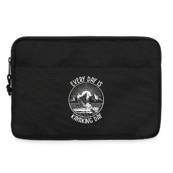 Every day is Kayaking day - Kayaking Lover Kayaker - Laptoptasche 13" - Schwarz - Vorne