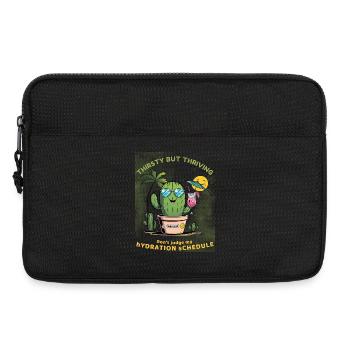 Sommerkaktus – Durstig, aber voller Leben - Laptoptasche 13" - Schwarz - Vorne