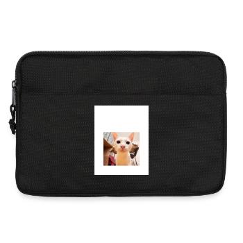Playful Cat Portrait with Sniffing Detail - Laptop bag 13" - black - Front