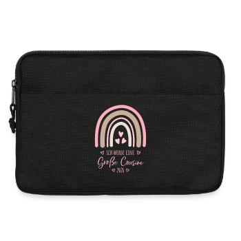 Große Cousine 2026 Regenbogen - Laptoptasche 13" - Schwarz - Vorne