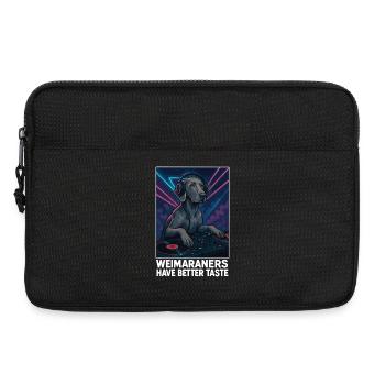 Weimaraner DJ: Elegant im Club mit Kopfhörer - Laptoptasche 13" - Schwarz - Vorne
