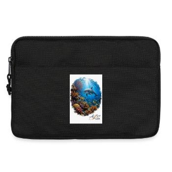 Unterwasser-Delfinenszene im Korallenwald - Laptoptasche 13" - Schwarz - Vorne