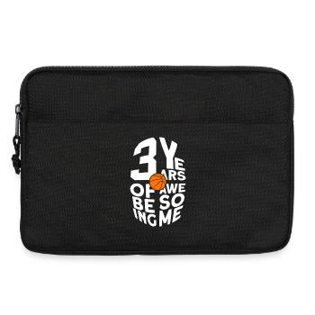 3 ANS À ÊTRE UN BASKET GÉNIAL 3E ANNIVERSAIRE - Sacoche pour ordinateur portable 13 pouces - noir - Devant