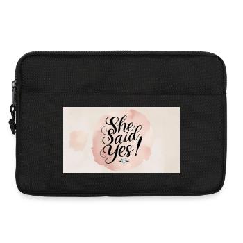 She Said Yes – Engagement Party Style - Laptop bag 13" - black - Front