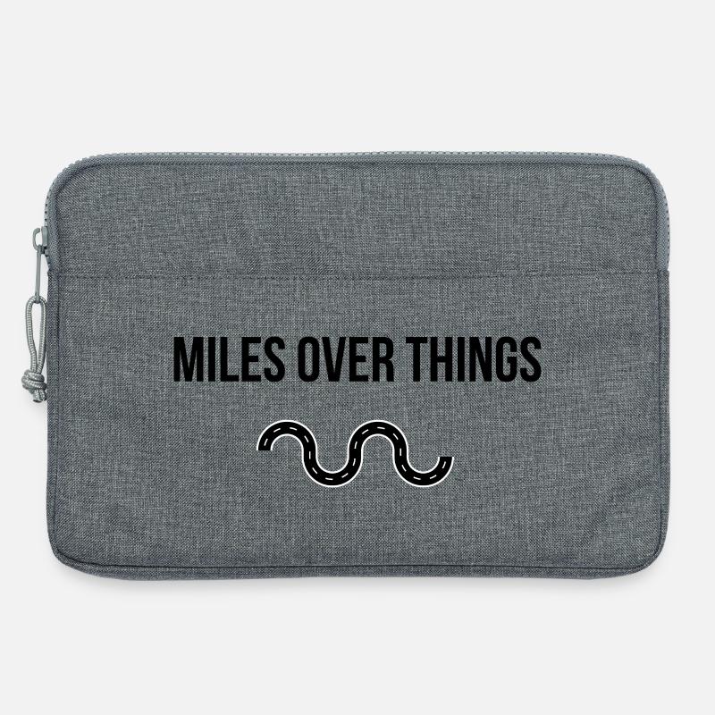 Miles Over Things – Abenteuer Shirt - Laptoptasche 13" - Grau meliert