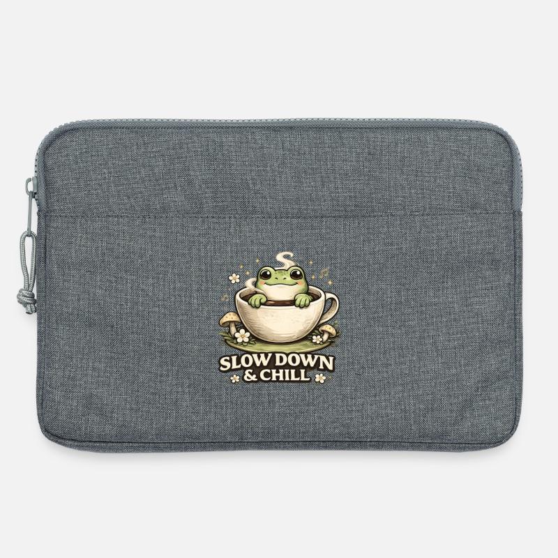 Slow Down & Chill – Cute Frog Coffee Aesthetic - Laptoptasche 13" - Grau meliert