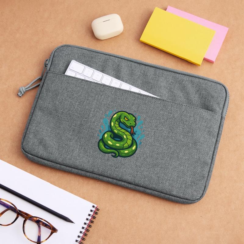 Green Tree Python Snake in Wave Laptop bag 13"