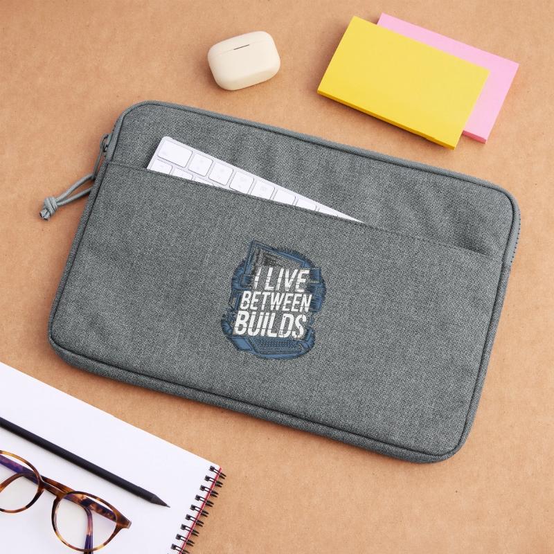 Game Developer I Live Between Builds Game Coder Laptop bag 13"