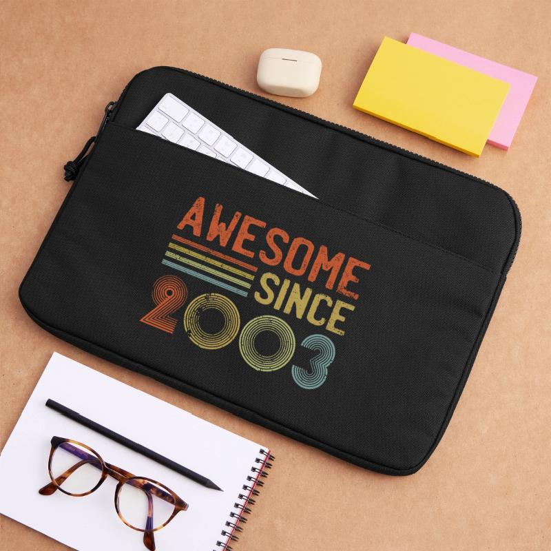 Retro 2003 Celebration Graph Text Laptop bag 15"