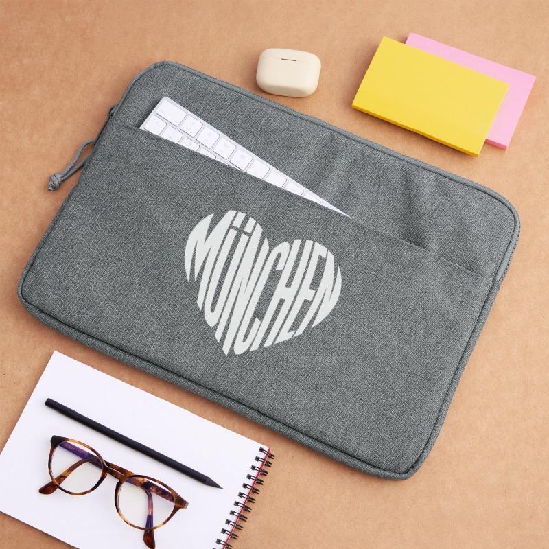 Silhouette de cœur de Munich - Variable de couleur du design Sacoche pour ordinateur portable 15 pouces
