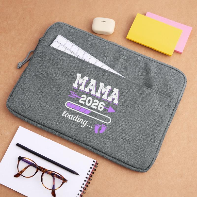 Mama 2026 Loading Schwangerschaft Geschenkidee Laptoptasche 15"