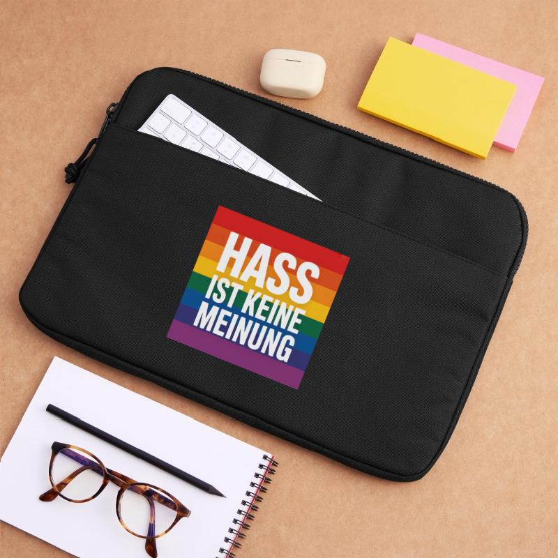 Hate is not an opinion - Antifa Tee Laptop bag 15"