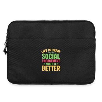 Social Worker Quote Engagement Makes It Better - Laptoptasche 15" - Schwarz - Vorne