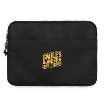 Hygiéniste orthodontique sourit sous soins dentaires - Sacoche pour ordinateur portable 15 pouces - noir - Devant