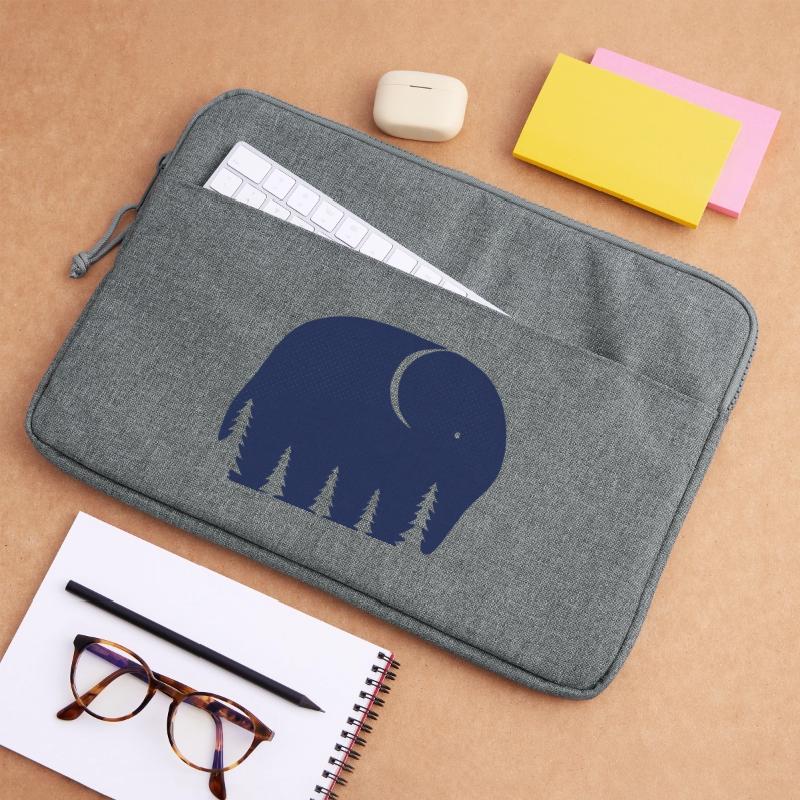 Ein Elefant oder ein Wald in dieser Fun Optical Illusi Laptoptasche 15"