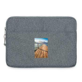 Wooden jetty at the mountain lake in the sunlight - Laptop bag 15" - heather grey - Front