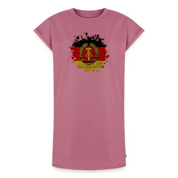 DDR taches / Cadeau drapeau Allemagne de l’Est - Robe T-shirt femme Premium en coton bio - mauve - Devant - AI Model Female 172 dark (172cm)