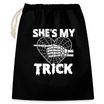Sie ist mein Trick Lustiges Halloween-Paar - Geschenkbeutel aus Baumwolle (40 x 50 cm) - Schwarz - Vorne