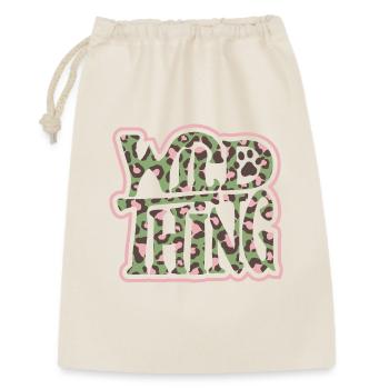 Wild Thing – Camo-Print Schriftzug - Geschenkbeutel aus Baumwolle (30 x 45 cm) - Natur - Vorne