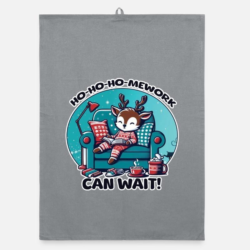 Rentier im Pyjama – HoHoHoMework Christmas Pause Organic Geschirrtuch