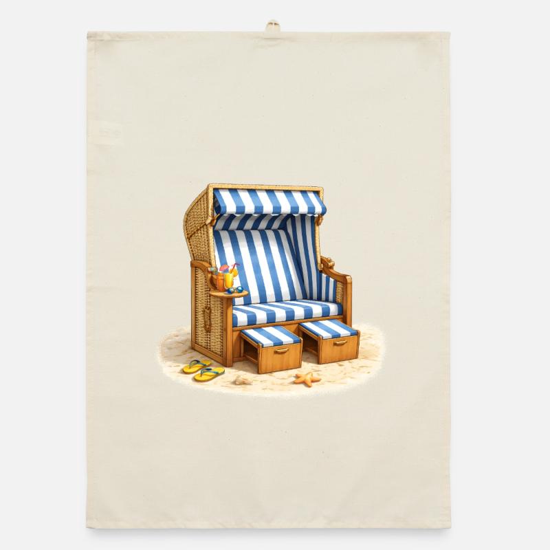 Chaise longue de plage dans le sable avec une boisson d’été Torchon bio