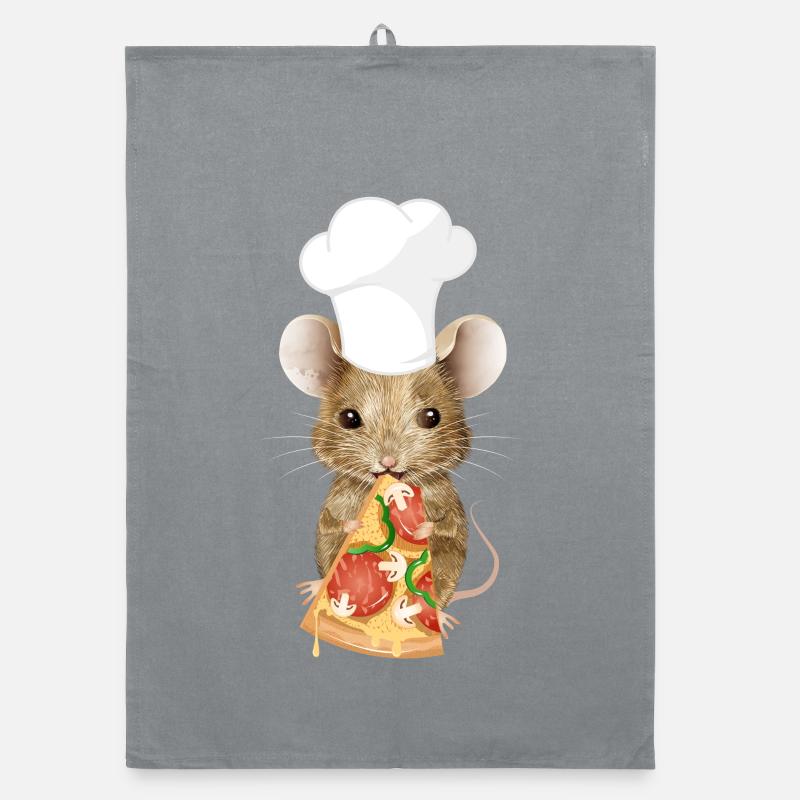 Maus als Pizzabäcker mit einem Stück Pizza Organic Geschirrtuch
