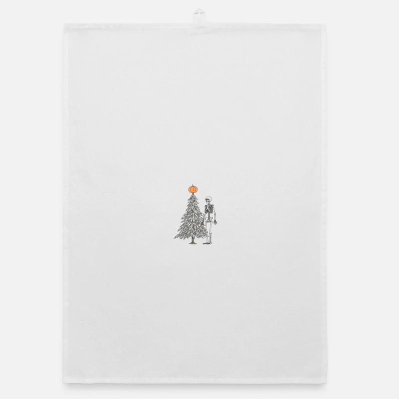 skeleton next to christmas tree Organic Geschirrtuch