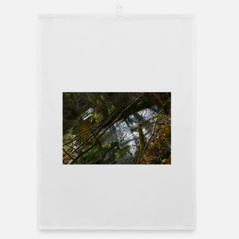 Rivière dans une ancienne gorge Torchon bio