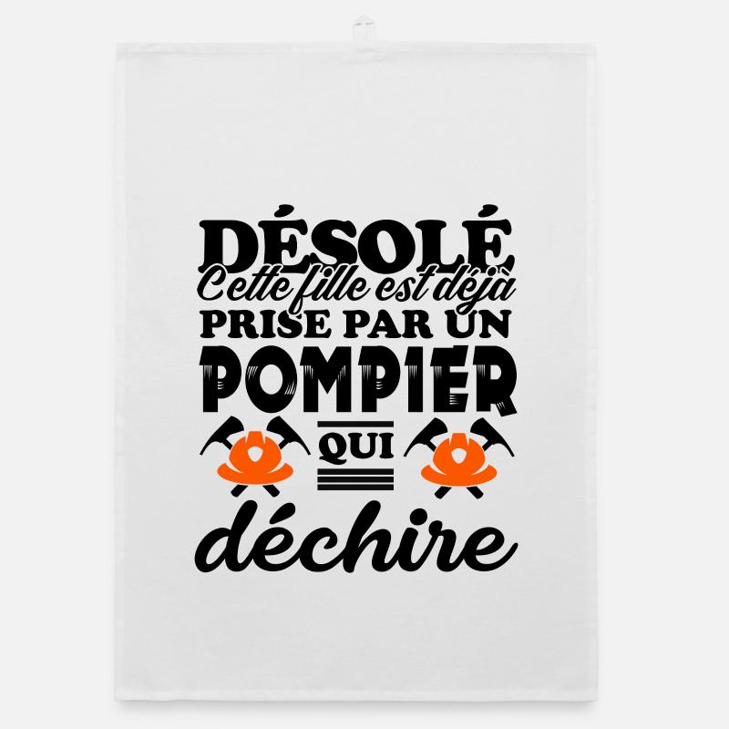 fille prise par un pompier qui déchire Torchon bio