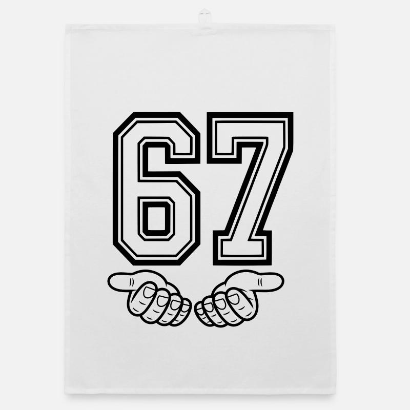 SIX SEVEN – 67 Nummer Meme im Retro Look Organic Geschirrtuch