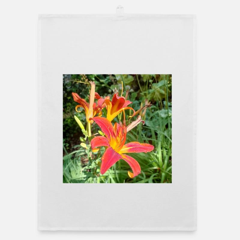 LYS ROUGE AVEC ROSÉE DU MATIN Torchon bio