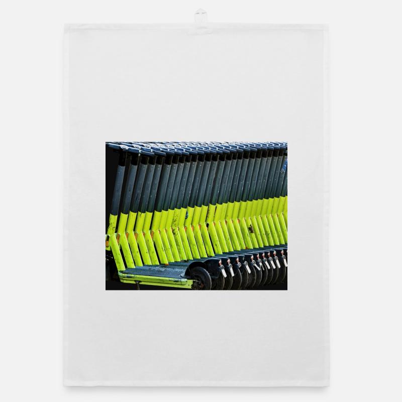 Trottinettes électriques vert néon garées dans la rangée Torchon bio