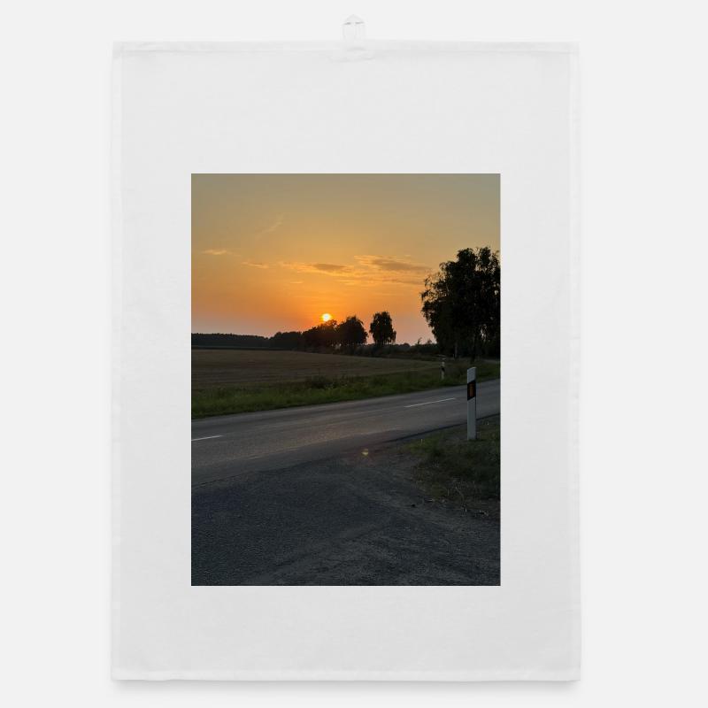 Coucher de soleil sur le bord de la route Torchon bio