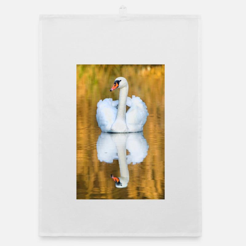 Schwanensee, Schwan im See mit Spiegelbild Organic Geschirrtuch