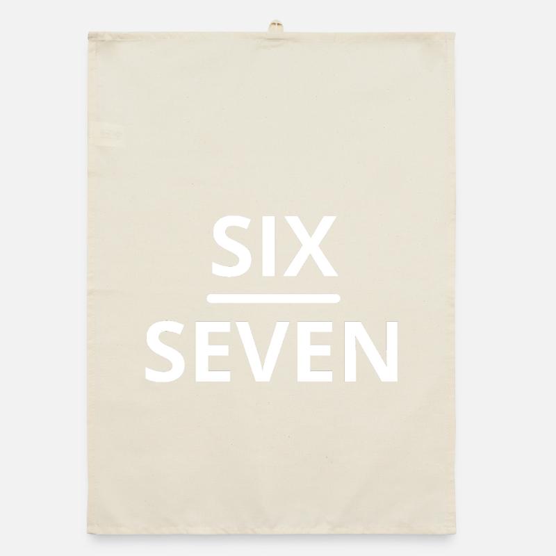 Sechs Sieben Meme Design Organic Geschirrtuch