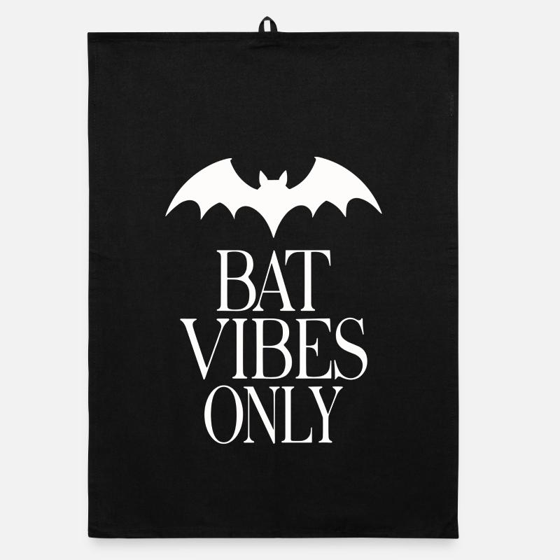 Bat Vibes Only – Déclaration gothique Torchon bio
