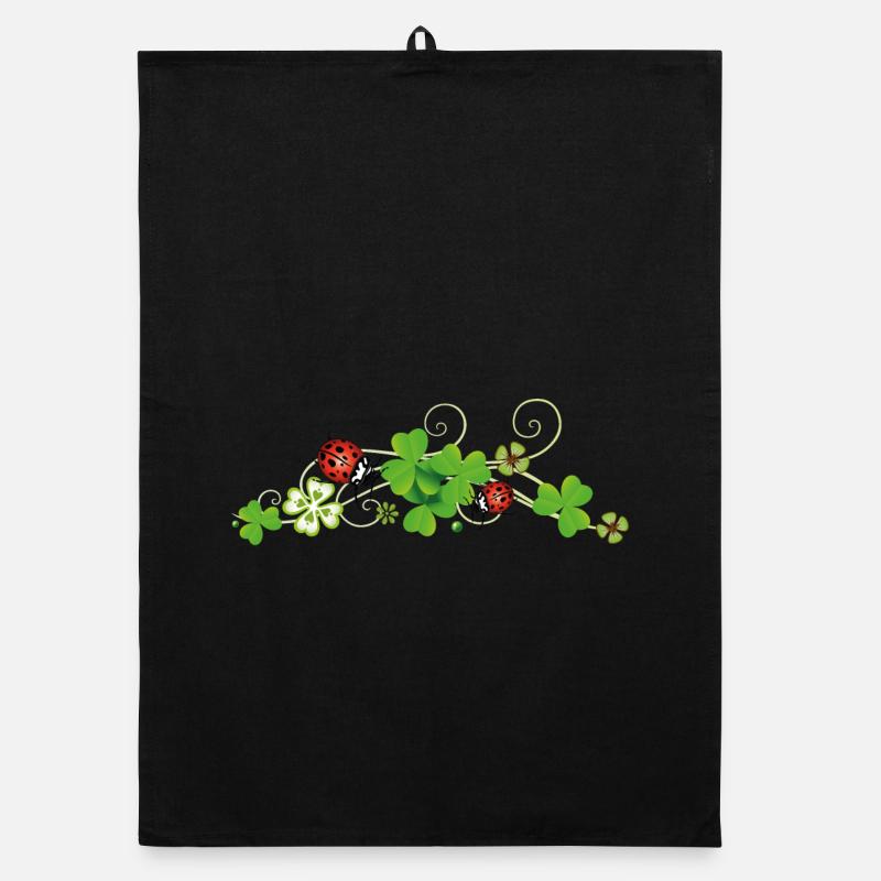 Trèfle, trèfle chanceux avec des coccinelles. Torchon bio