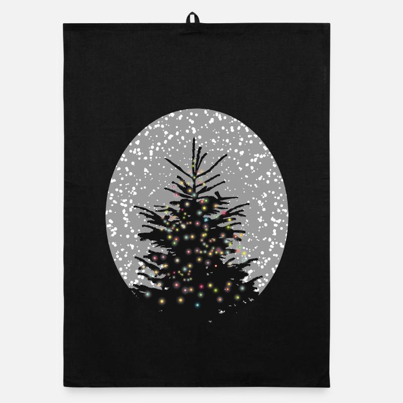 beleuchteter Weihnachtsbaum im Schnee Organic Geschirrtuch