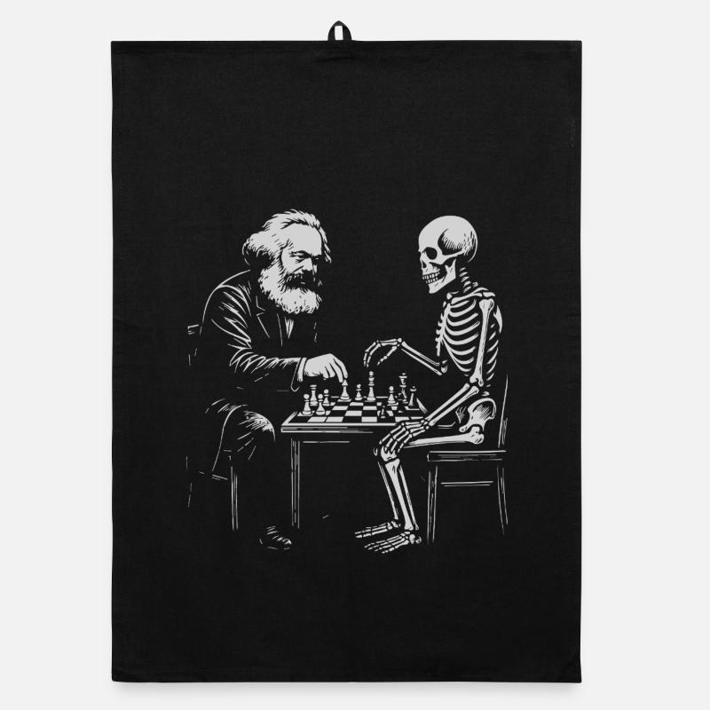 Karl Marx joue aux échecs avec du skeleton Torchon bio